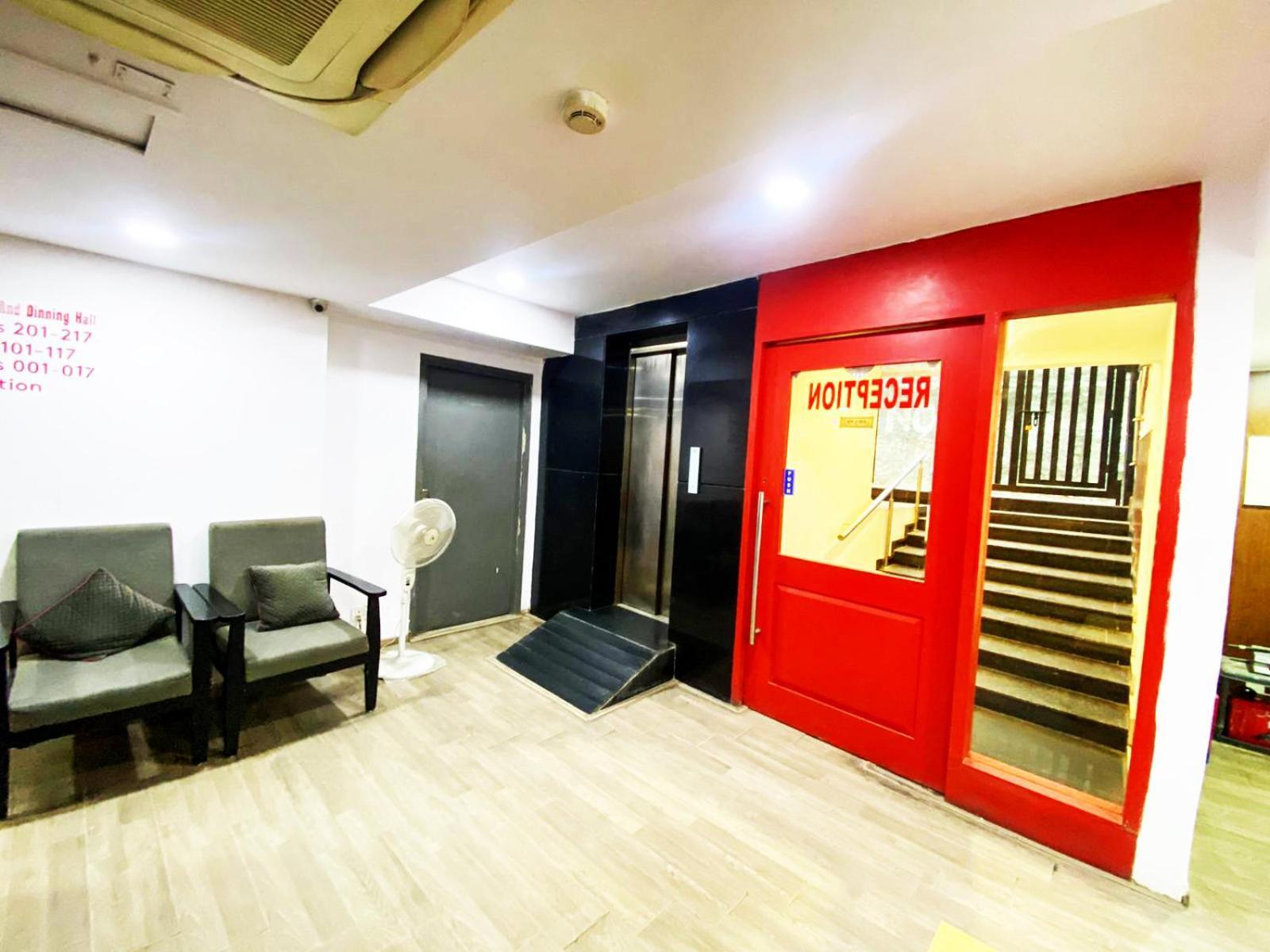 Hotel Crown Inn Faridábád Kültér fotó